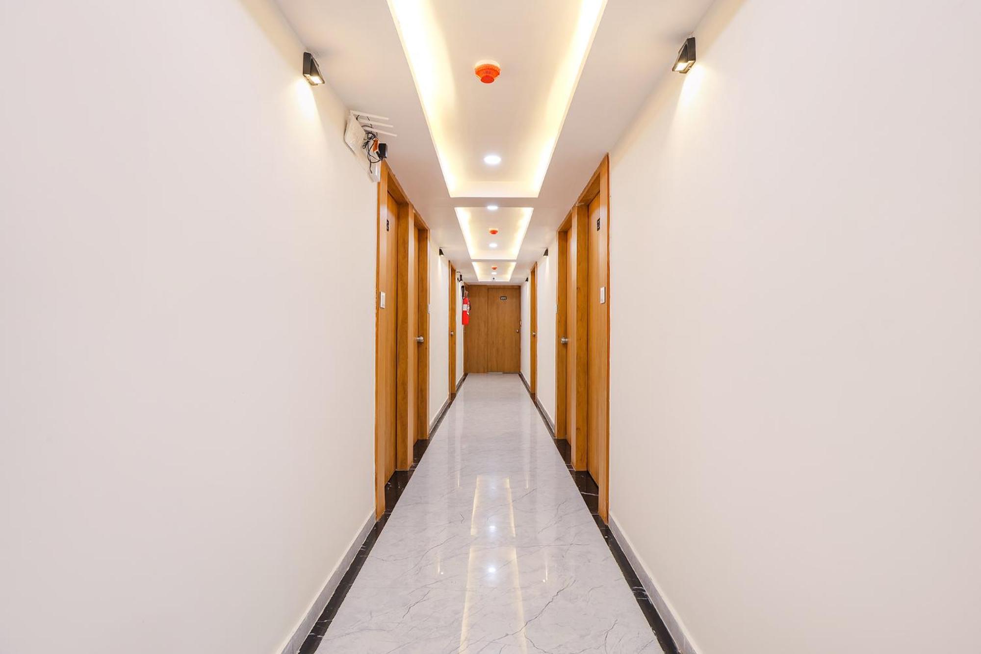 Fabhotel Crystal I - Гандинагар Экстерьер фото
