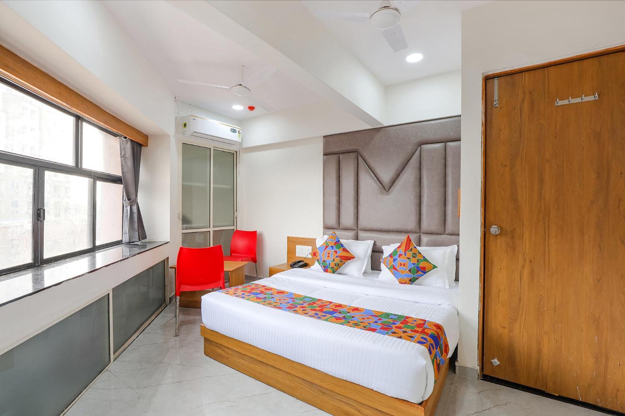 Fabhotel Crystal I - Гандинагар Экстерьер фото
