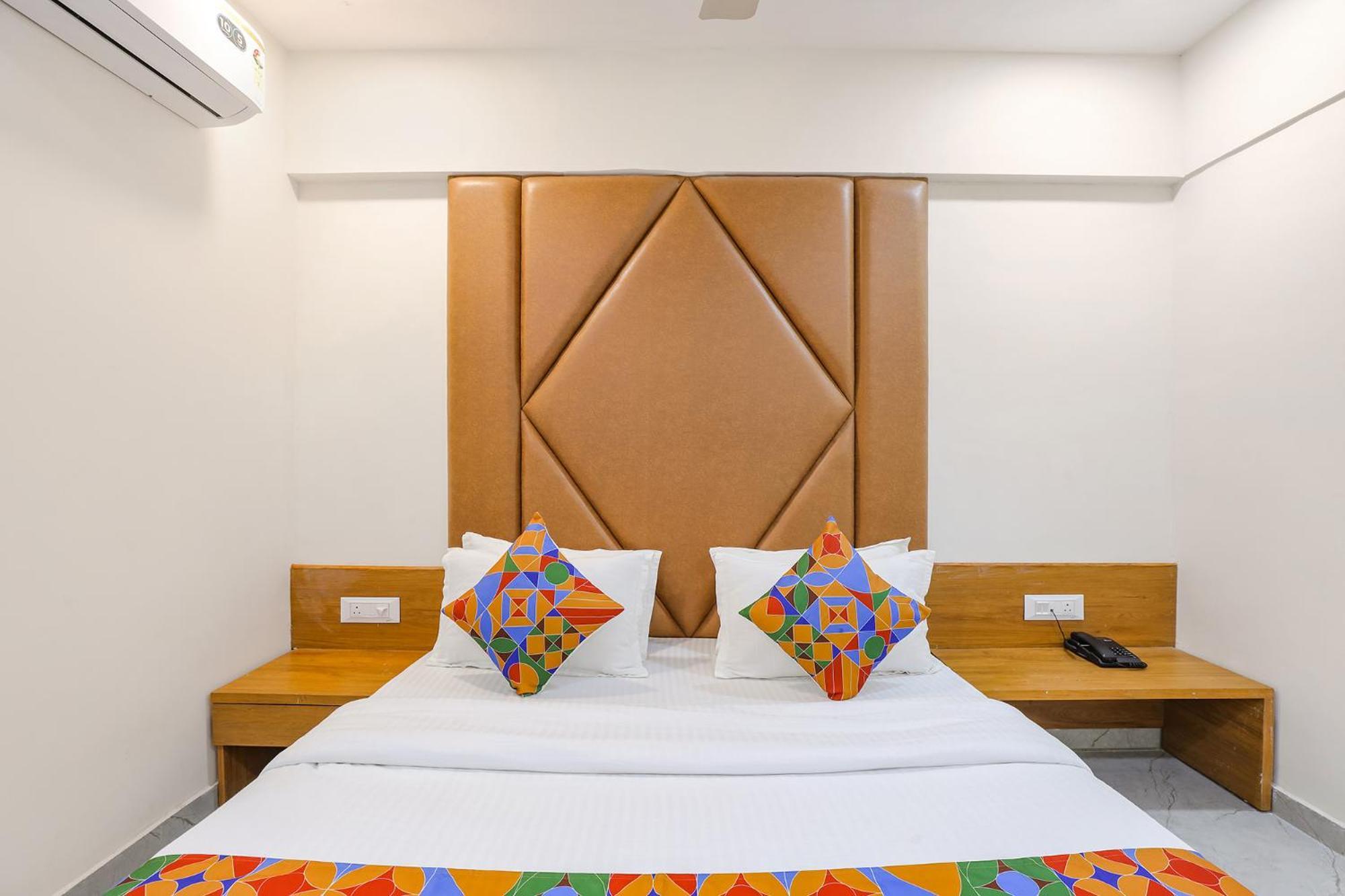 Fabhotel Crystal I - Гандинагар Экстерьер фото