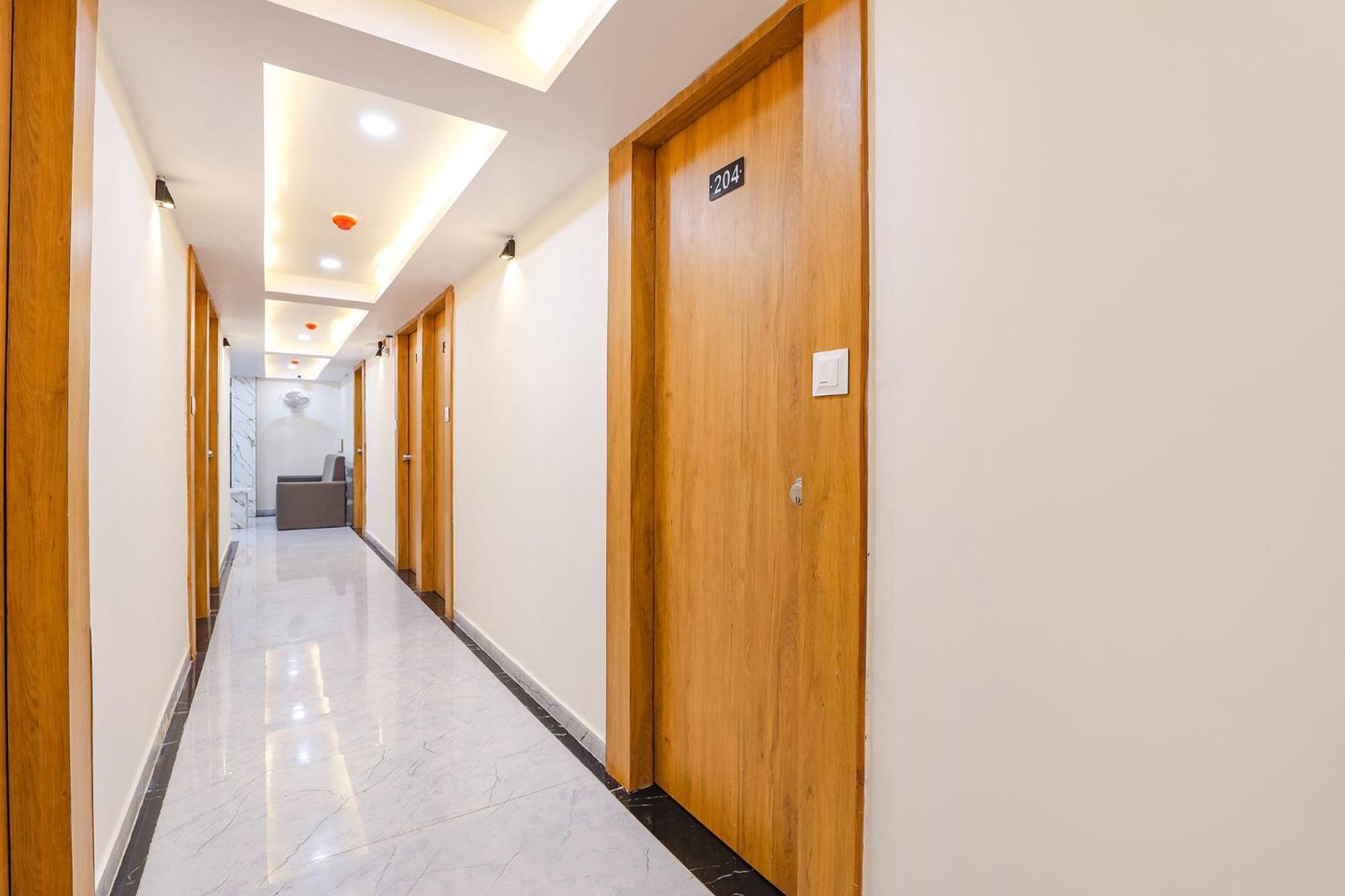 Fabhotel Crystal I - Гандинагар Экстерьер фото