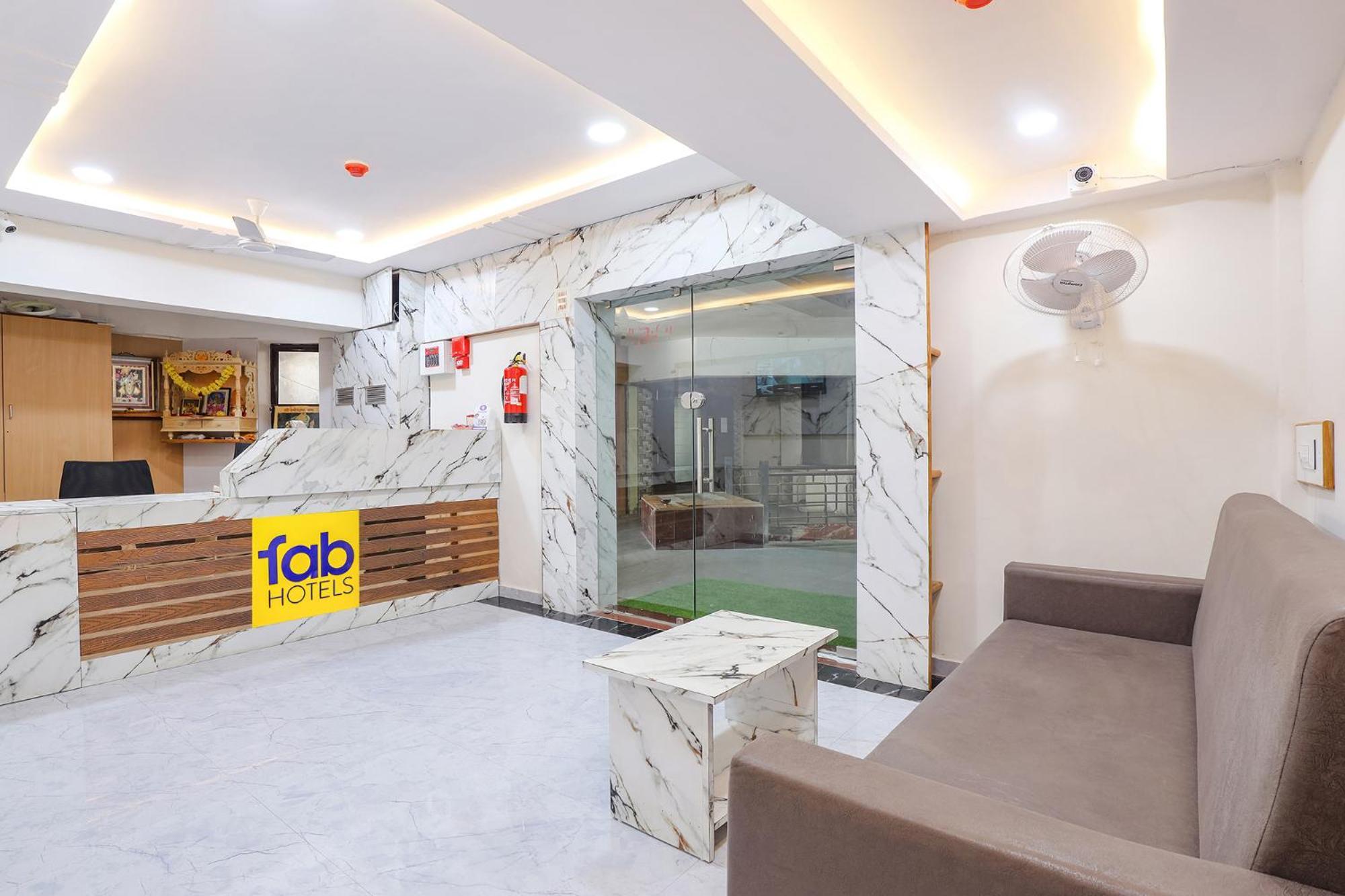 Fabhotel Crystal I - Гандинагар Экстерьер фото